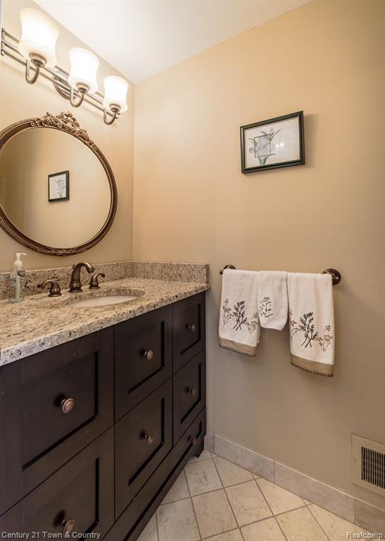 5395 BREEZE HILL, Troy, MI 48098 — Photo 19