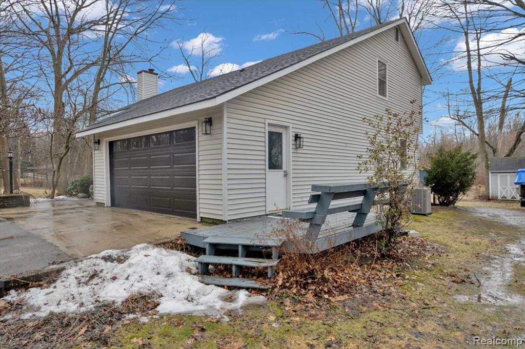 8716 CURRIE Road, Northville, MI 48168 — Photo 2