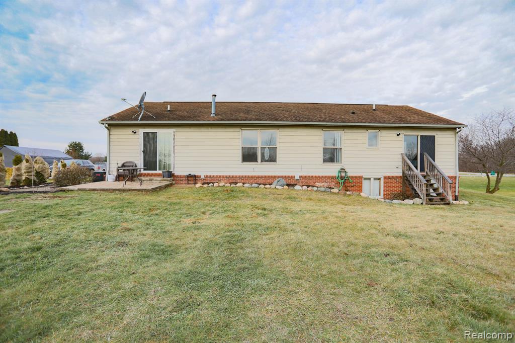 7058 OLDE FARM Trail, Almont, MI 48003 — Photo 4