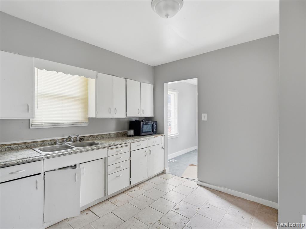 9586 Mansfield Street, Detroit, MI 48227 — Photo 5