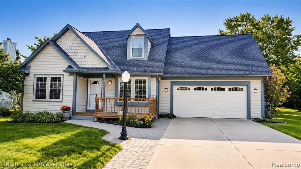 302 Oxford Lake Drive, Oxford, MI 48371