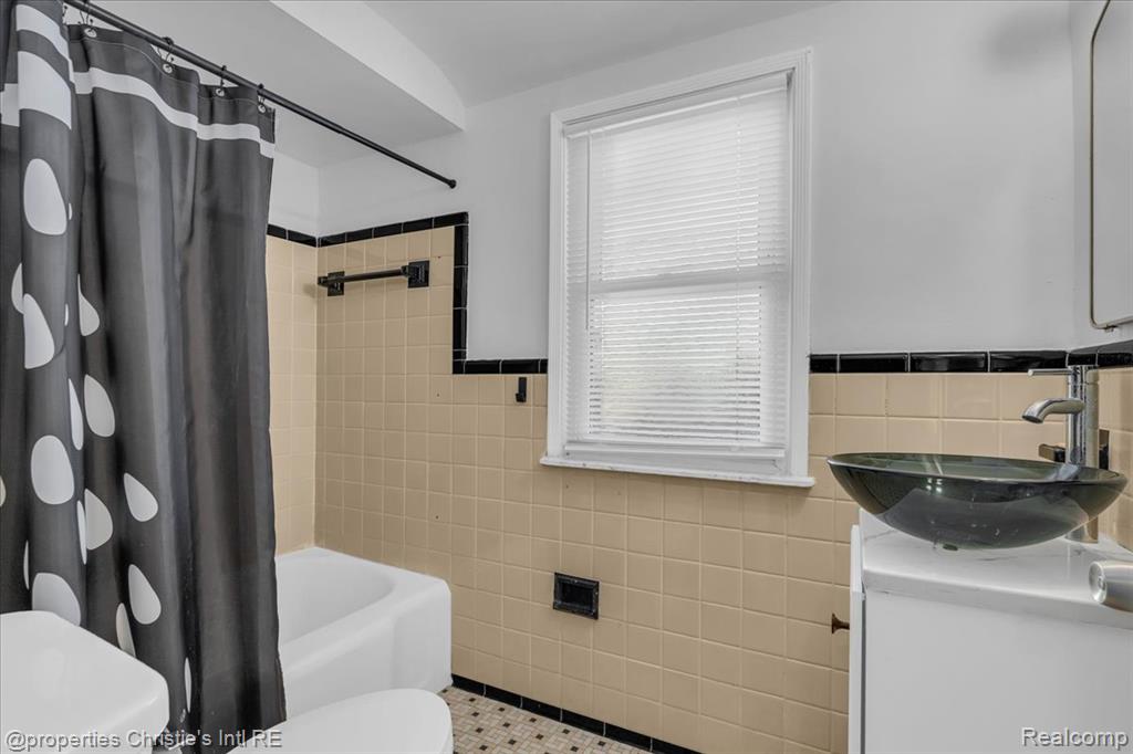 15751 Vaughan Street, Detroit, MI 48223 — Photo 20