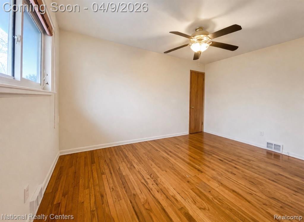 7010 Locklin Street, West Bloomfield, MI 48324 — Photo 13