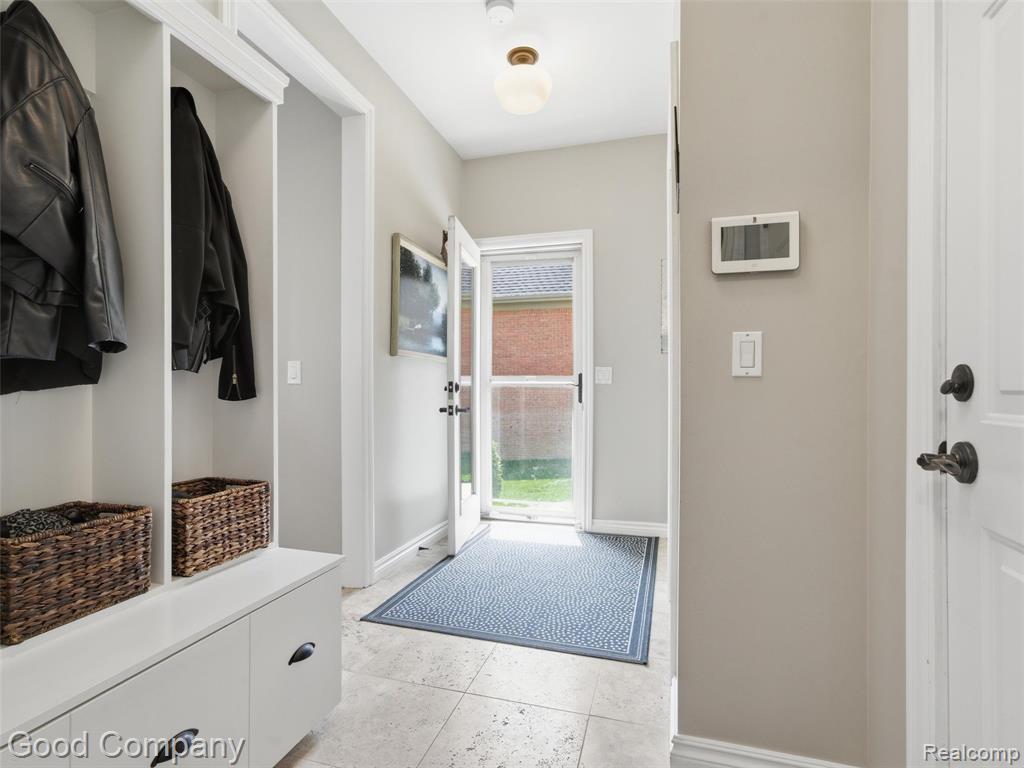 532 Springview Drive, Rochester, MI 48307 — Photo 16