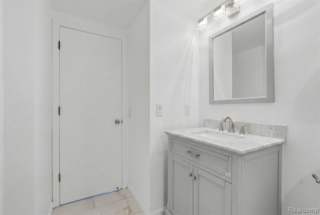 3320 Spinnaker Lane, 7A, Detroit, MI 48207 — Photo 16