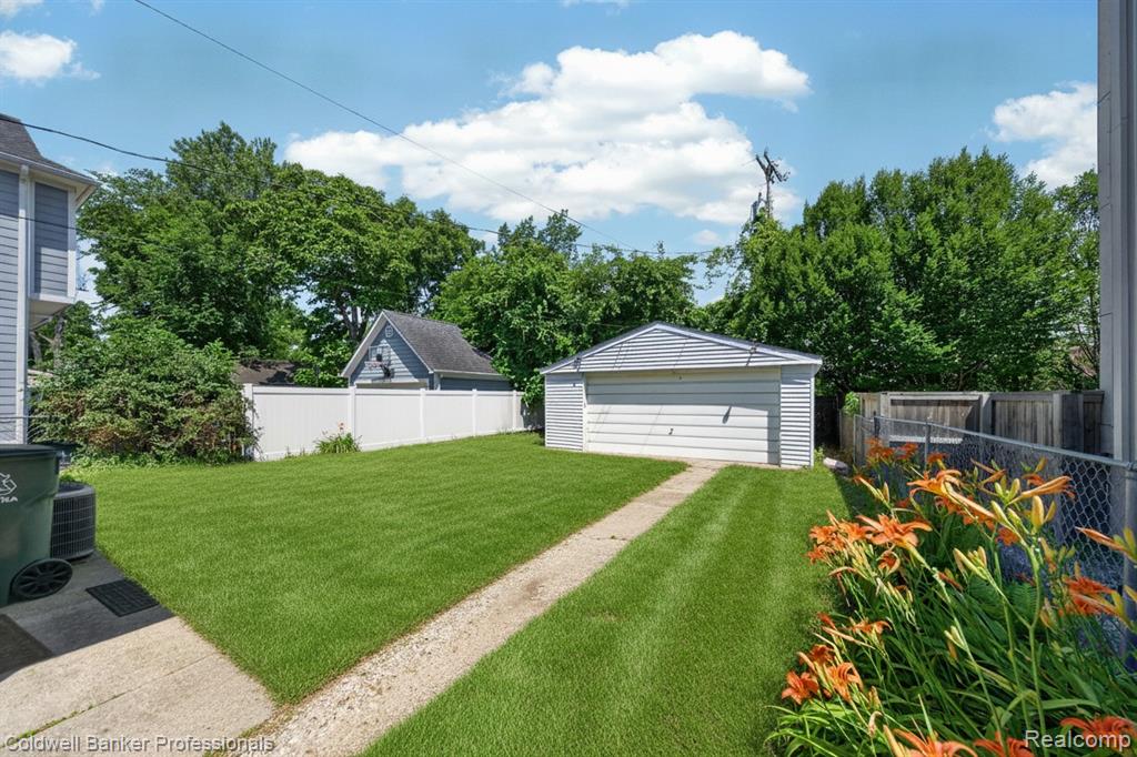 991 HUMPHREY Avenue, Birmingham, MI 48009 — Photo 2
