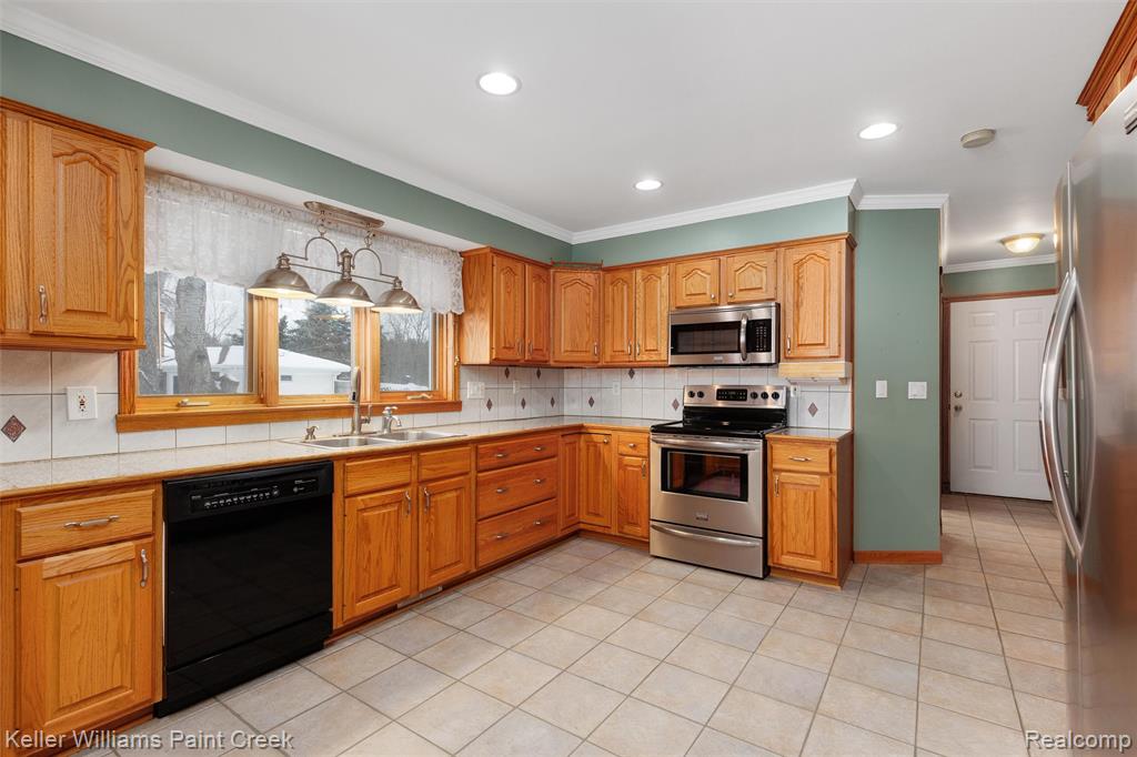 10045 Highland Road, White Lake, MI — Photo 5