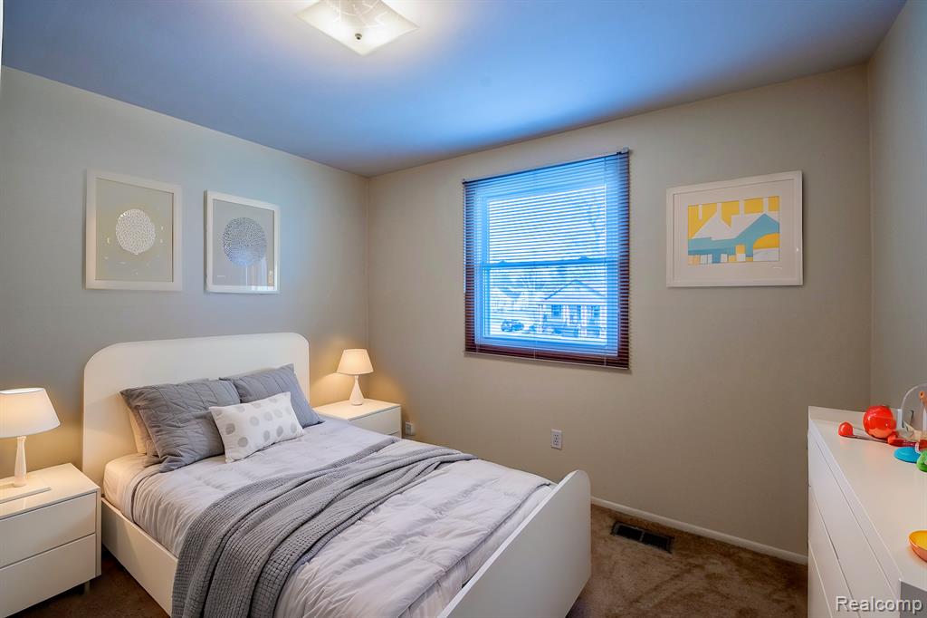 506 S VERMONT Avenue, Royal Oak, MI 48067 — Photo 13