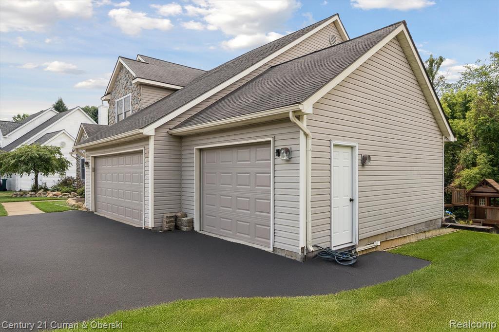 4025 Forest Edge Drive, Commerce Twp, MI 48382 — Photo 3