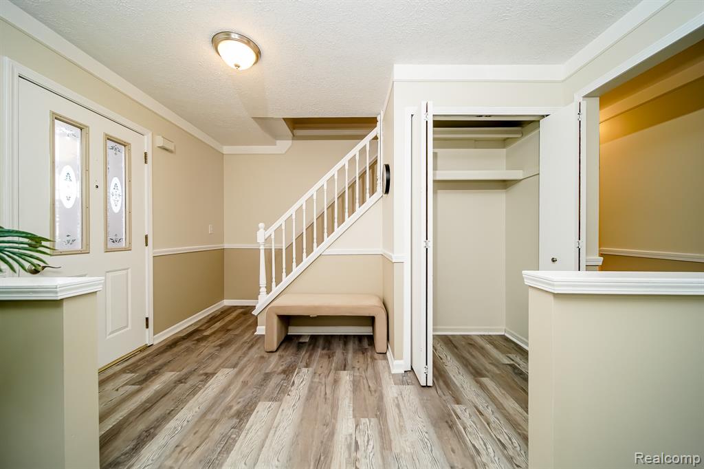 547 Orchard Street, Wyandotte, MI 48192 — Photo 19