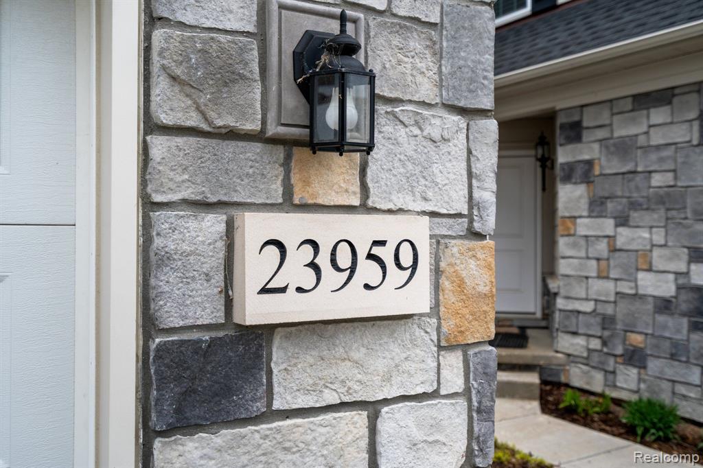 23959 SEMINOLE, Novi, MI — Photo 3