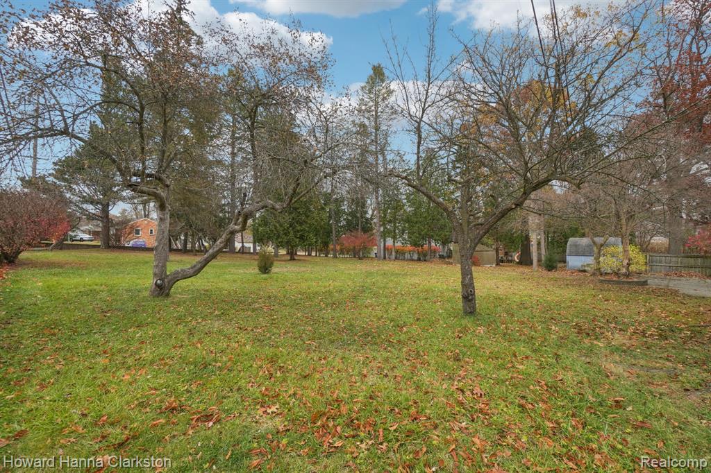 5506 Cruse Avenue, Waterford, MI 48327 — Photo 40