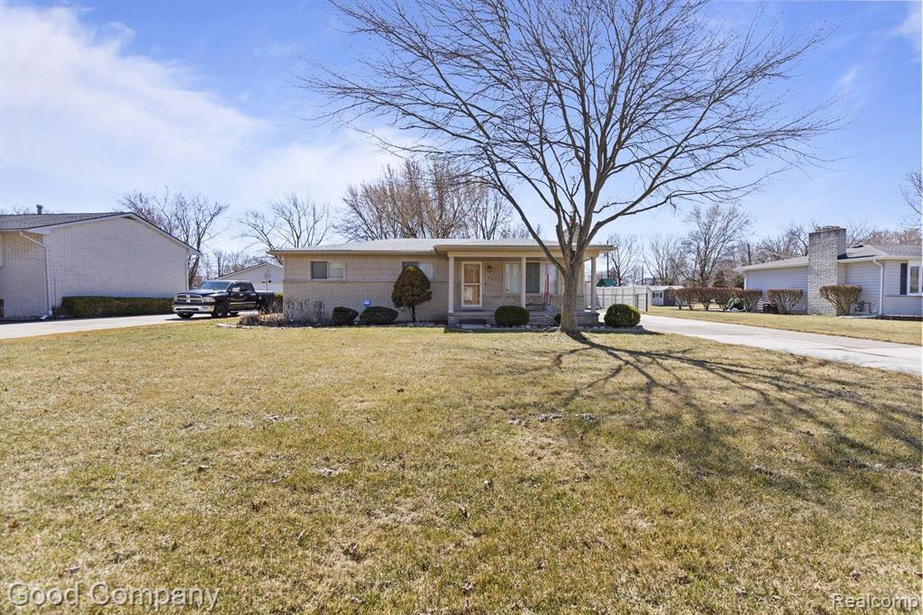 48164 MALLARD Drive, Chesterfield, MI 48047 — Photo 40