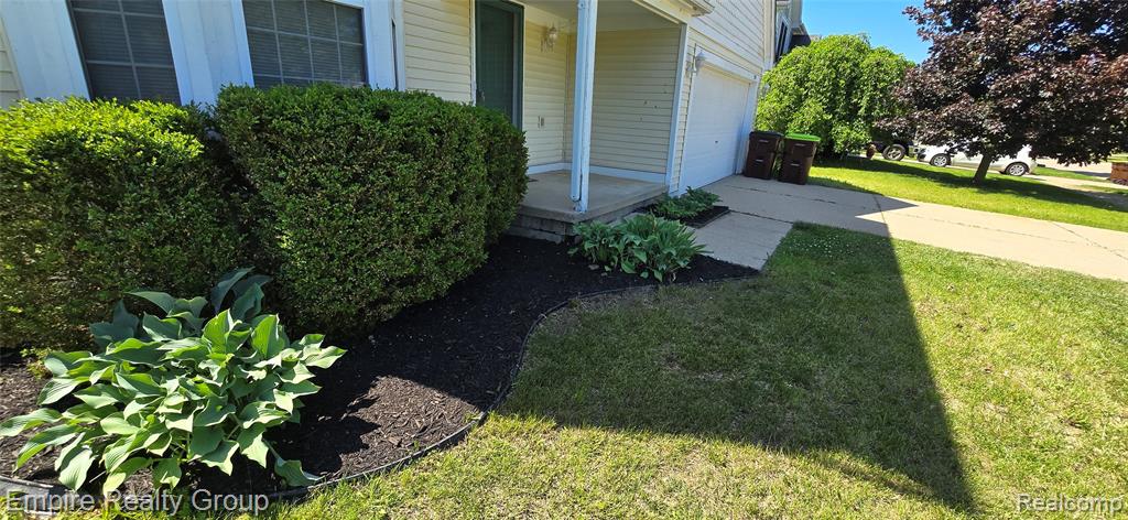 590 Thornhill Court, Belleville, MI 48111 — Photo 3