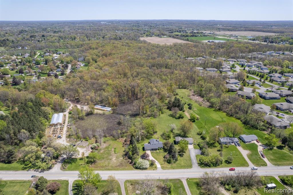 9225 FENTON Road, Grand Blanc, MI 48439 — Photo 24
