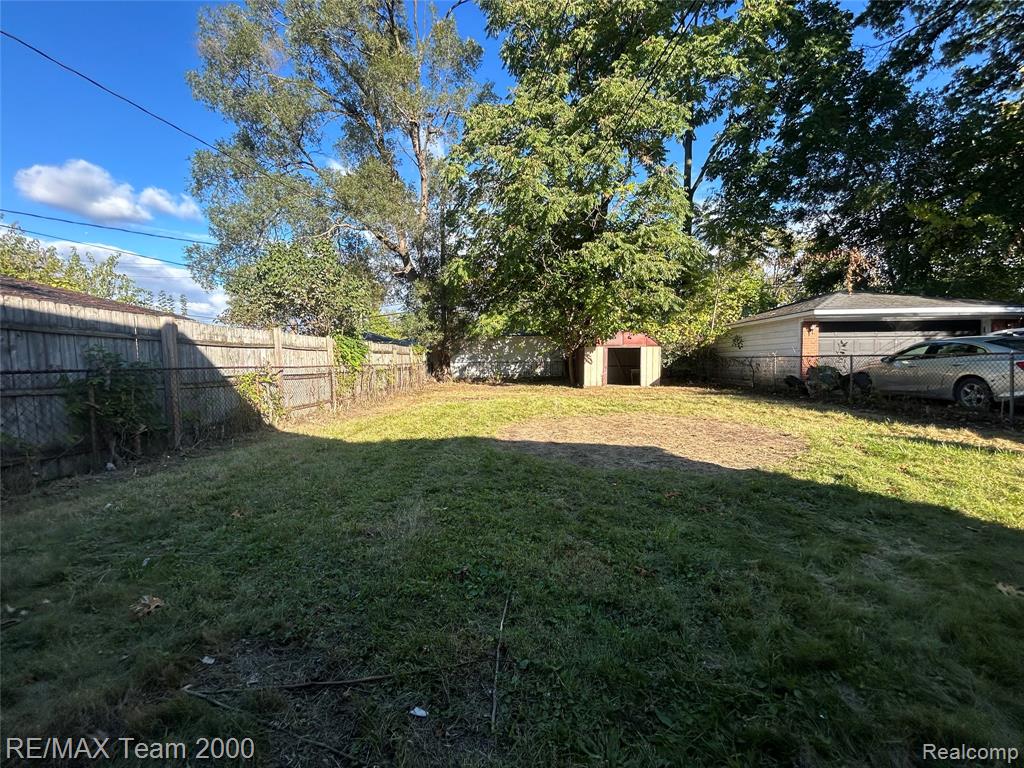 8656 NIGHTINGALE Ave., Dearborn Heights, MI 48127 — Photo 6