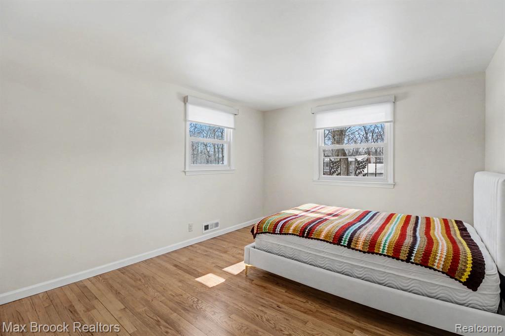 22724 King Richard Court, Beverly Hills, MI 48025 — Photo 24