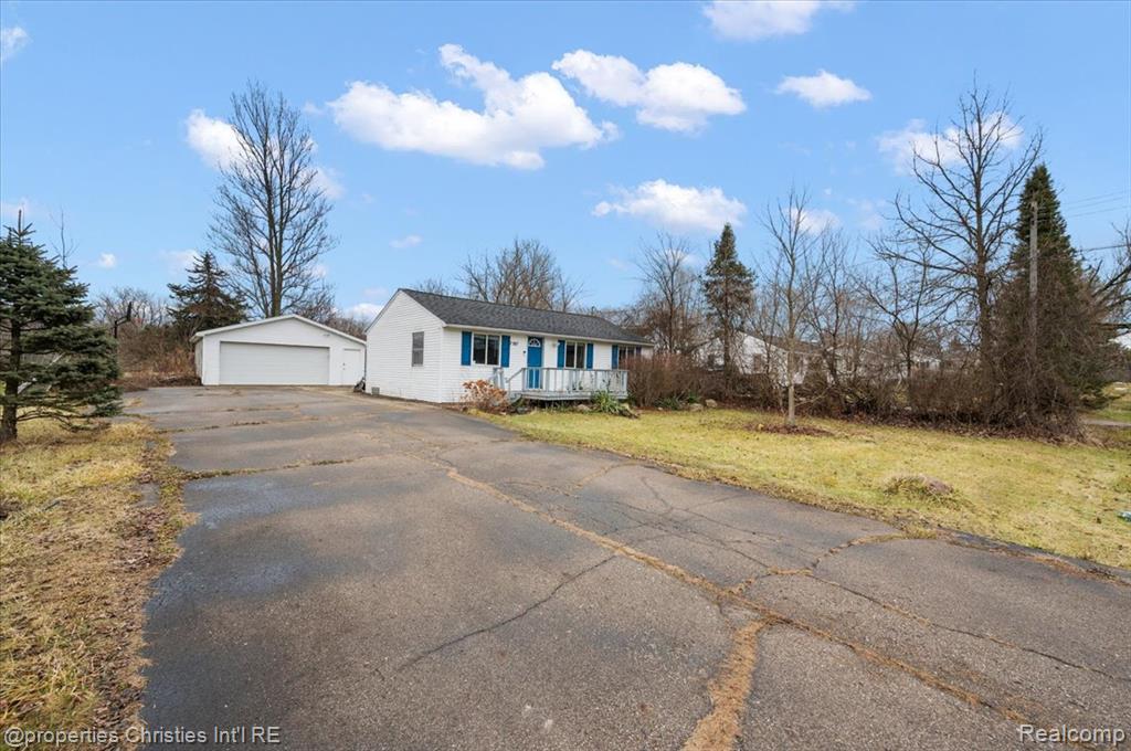 7387 Lawrence Street, Grand Blanc, MI 48439 — Photo 3