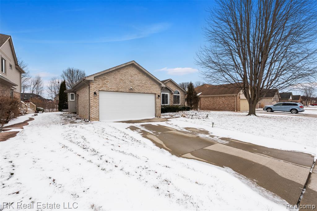 53114 Ridgewood Drive, Chesterfield, MI — Photo 4