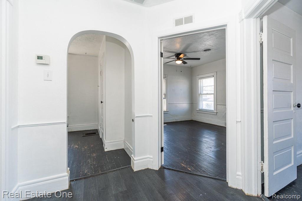 40 Moser Place, Mount Clemens, MI 48043 — Photo 16