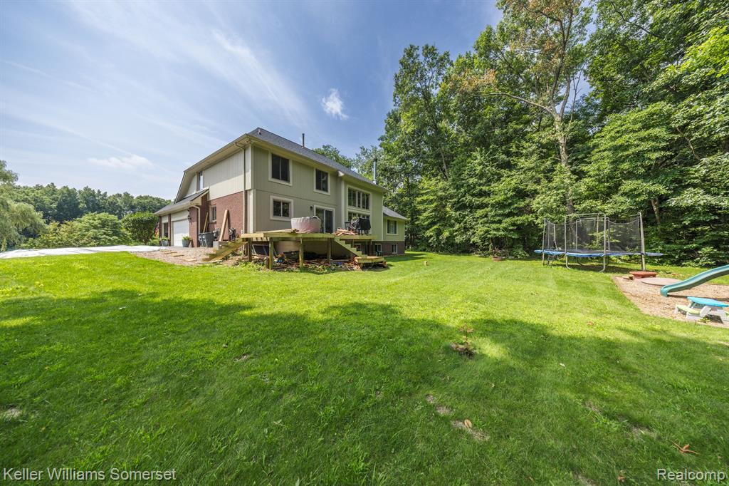 9732 FOREST RIDGE Drive, Clarkston, MI 48348 — Photo 34