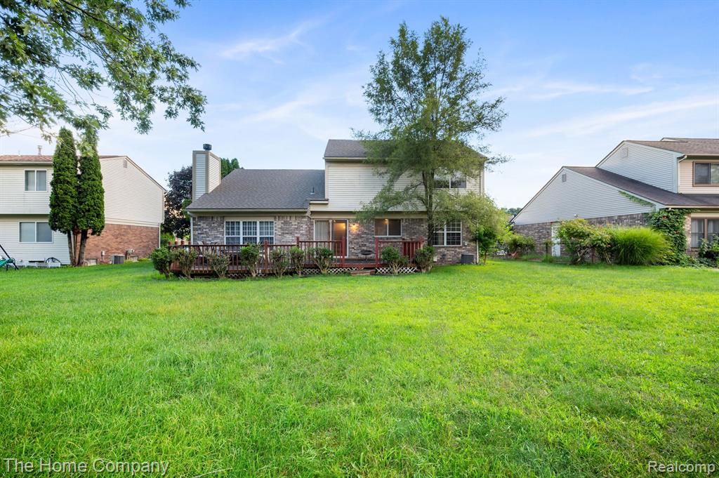 6868 Essex Court, Waterford, MI 48327 — Photo 27