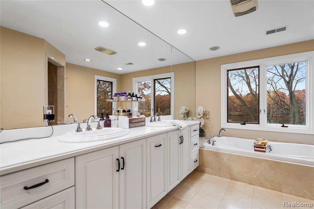 56853 Mount Vernon Road, Shelby Twp, MI 48316 — Photo 46