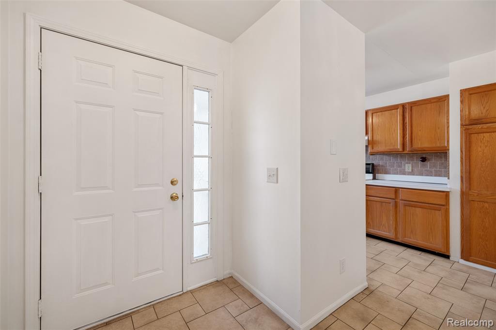 41816 Greenwood Lane, Clinton Twp, MI 48038 — Photo 5