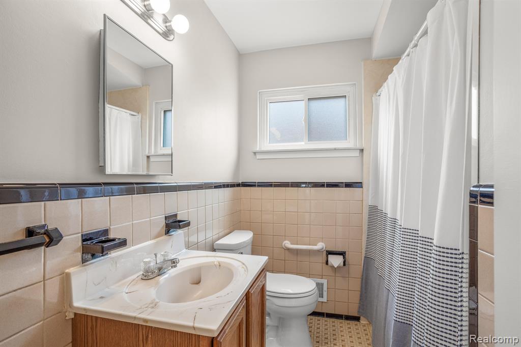 8531 BLACKBURN Drive, Westland, MI — Photo 11