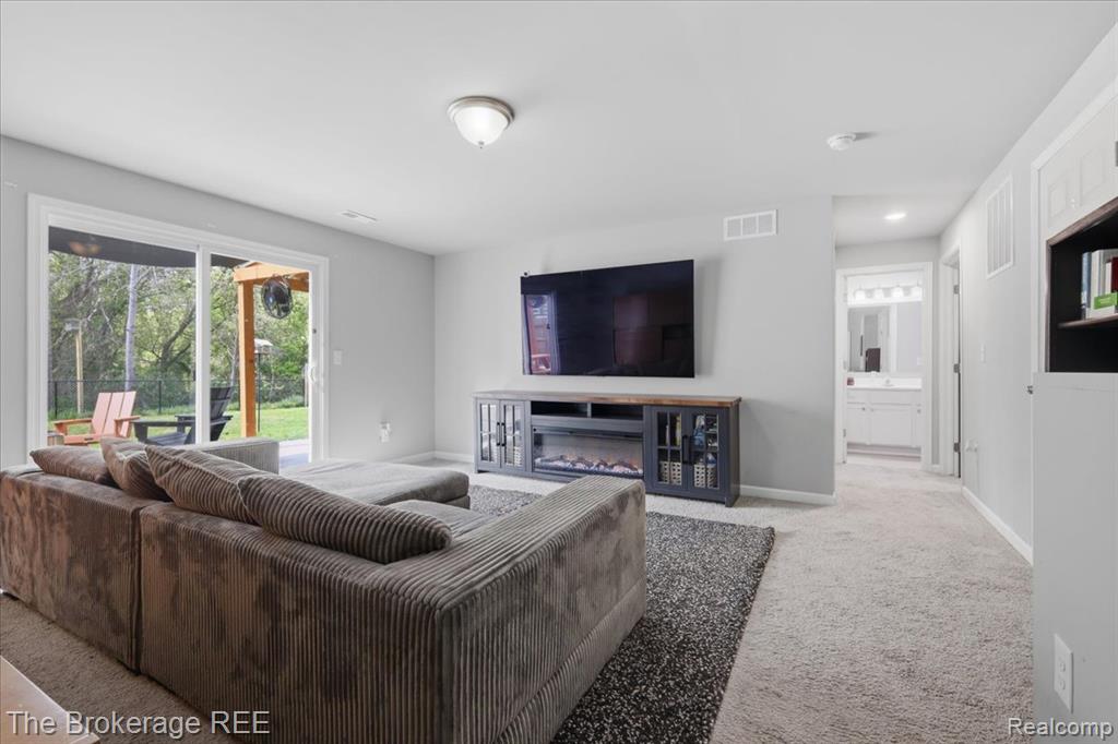 223 Creek Pointe Circle, Durand, MI 48429 — Photo 26