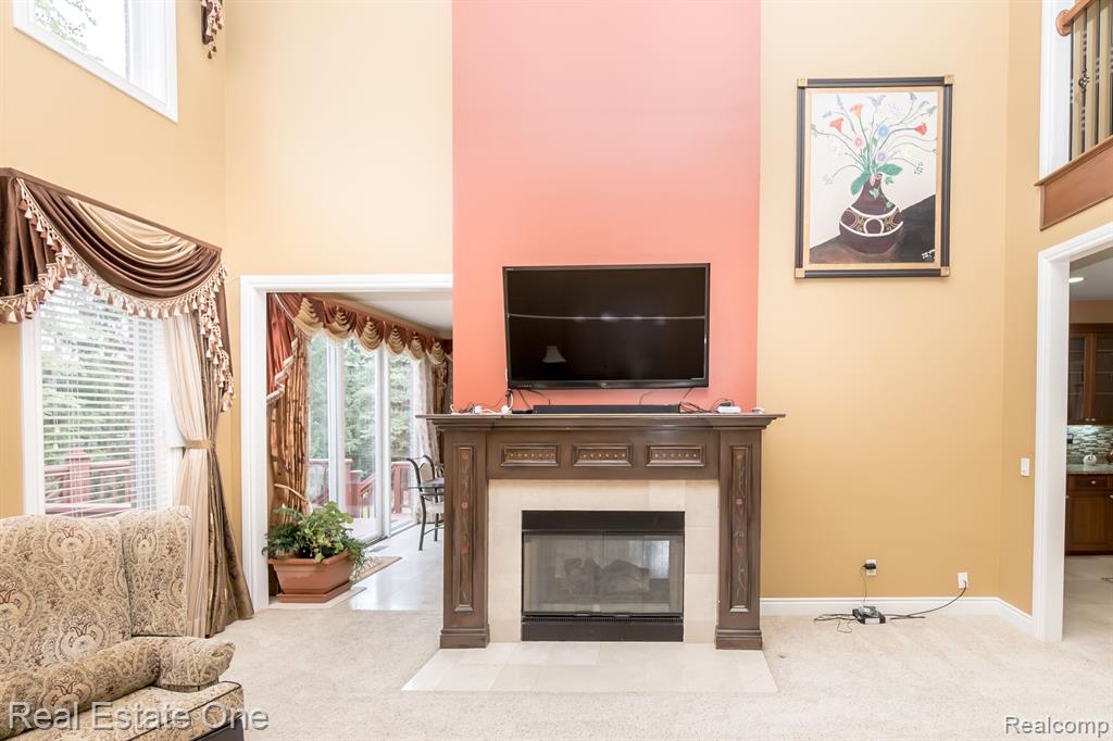 18090 Peninsula Way, Northville, MI 48168 — Photo 32