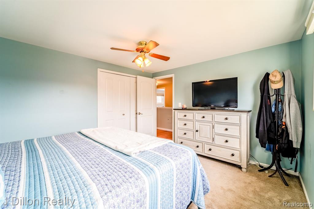 39830 EDMUNDTON Drive, Canton, MI 48187 — Photo 38