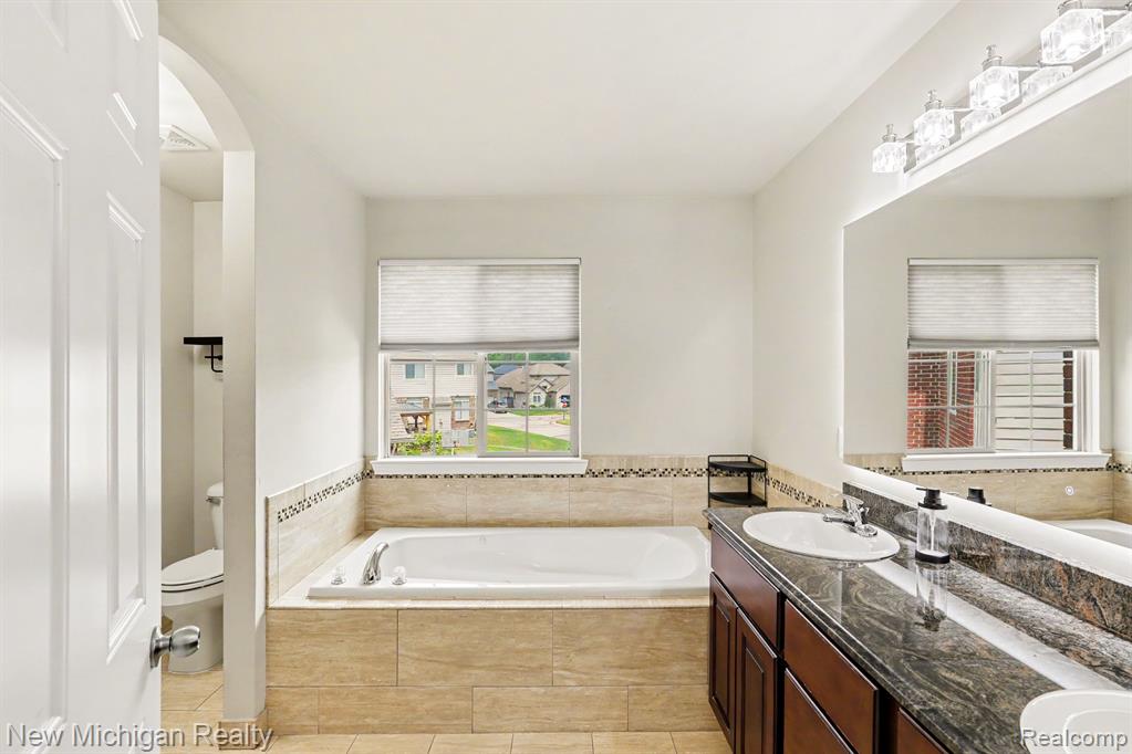46161 S Manitou Court, Utica, MI 48317 — Photo 14