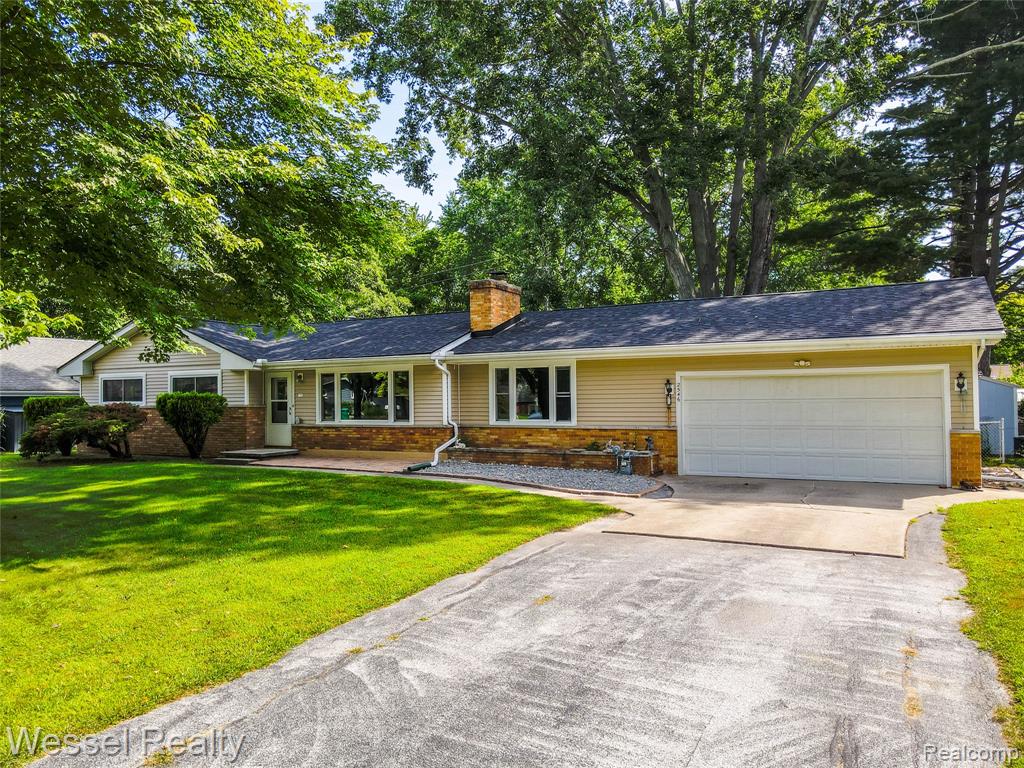 2546 Oakwood Drive, Port Huron, MI 48060
