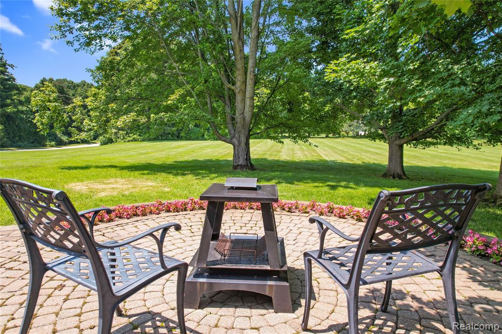 5501 Jeanne Marie Drive, White Lake, MI 48383 — Photo 4