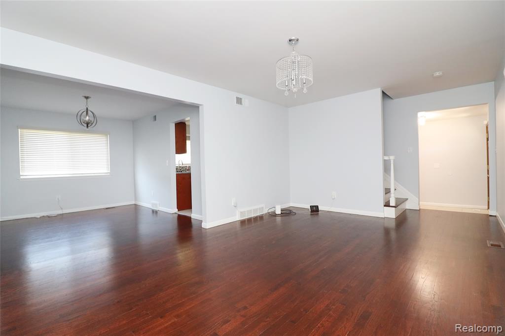 739 Kinloch Street, Dearborn Heights, MI 48127 — Photo 14