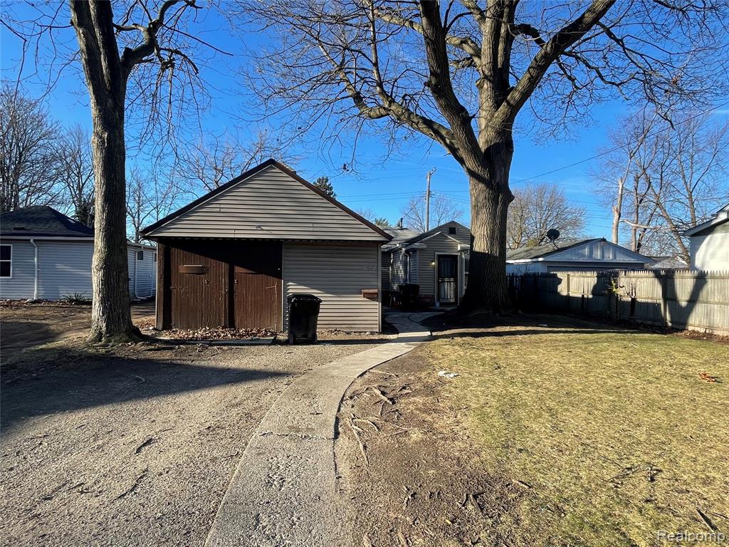 5007 Ashley Street, Grosse Pointe, MI 48236 — Photo 2