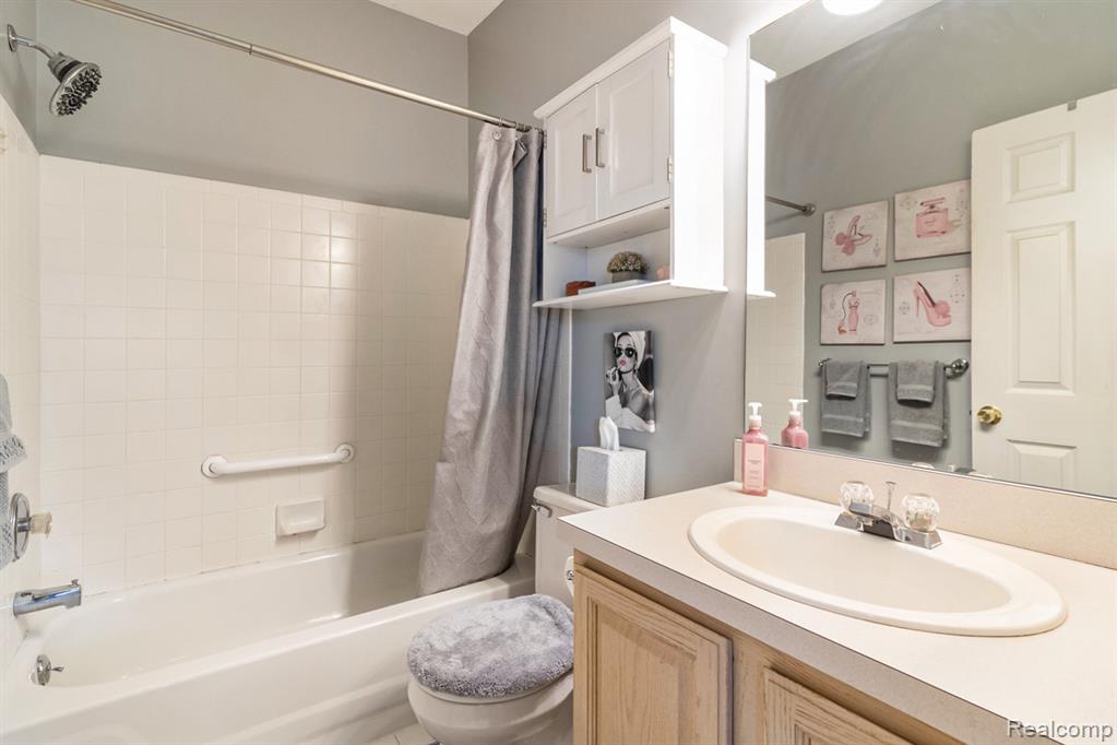 49649 Draper Circle, Plymouth, MI 48170 — Photo 14