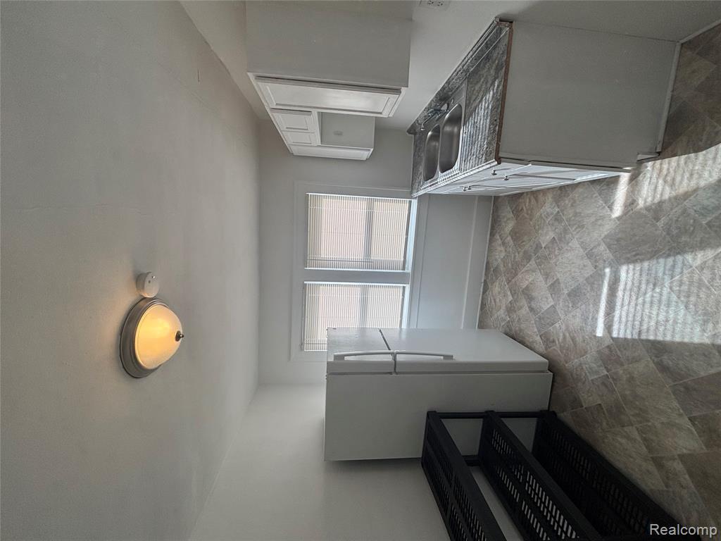 4742 Alter, Detroit, MI 48215 — Photo 4