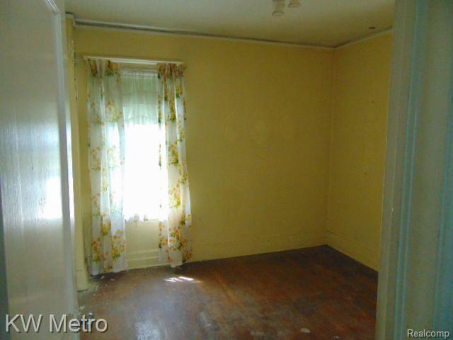 4791 SAINT CLAIR Street, Detroit, MI 48214 — Photo 5