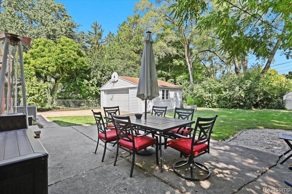 555 Lindsay Drive, Plymouth, MI 48170 — Photo 26