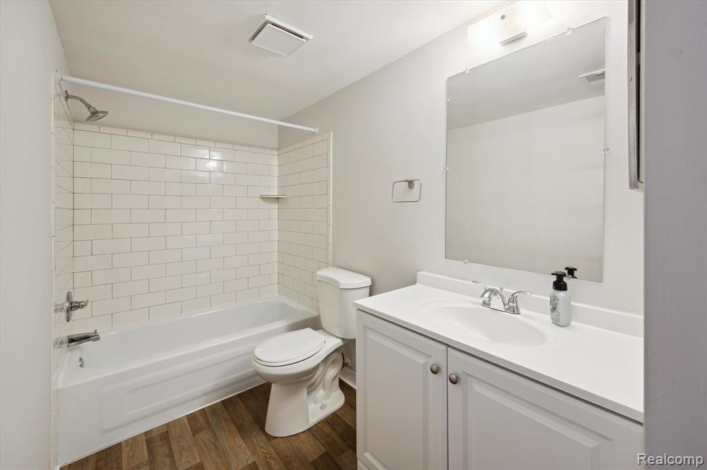 8719 Meadowbrook Drive, #5, Brighton, MI 48116 — Photo 28