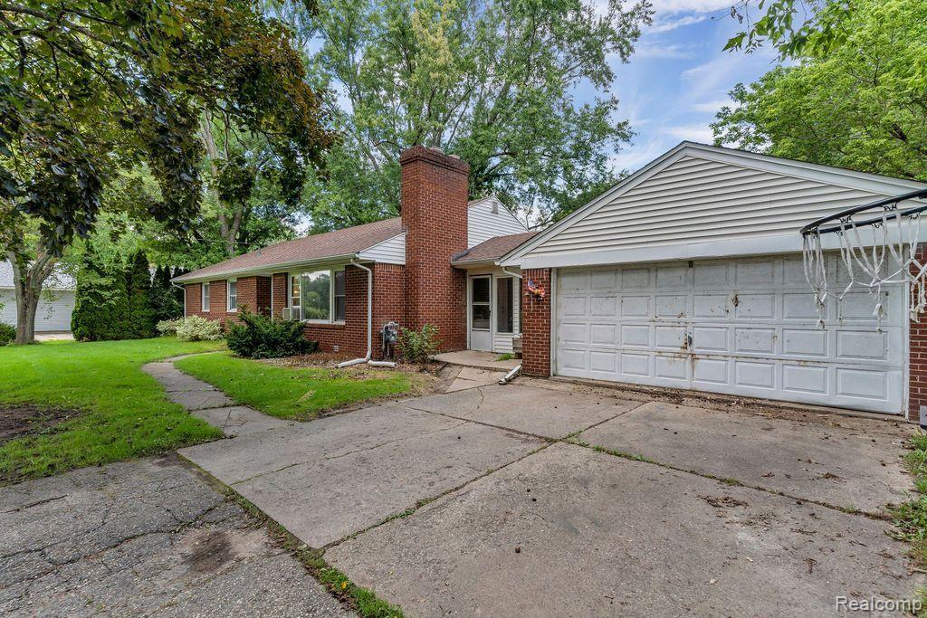 6481 DAVISON Road, Burton, MI 48509 — Photo 4