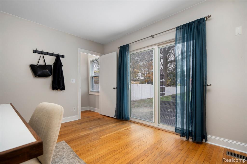 820 CHEROKEE Avenue, Royal Oak, MI 48067 — Photo 17