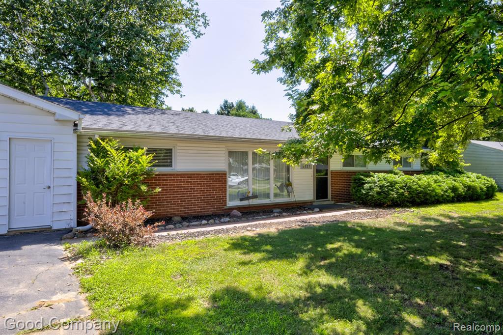 6327 Snow Apple Drive, Clarkston, MI — Photo 38