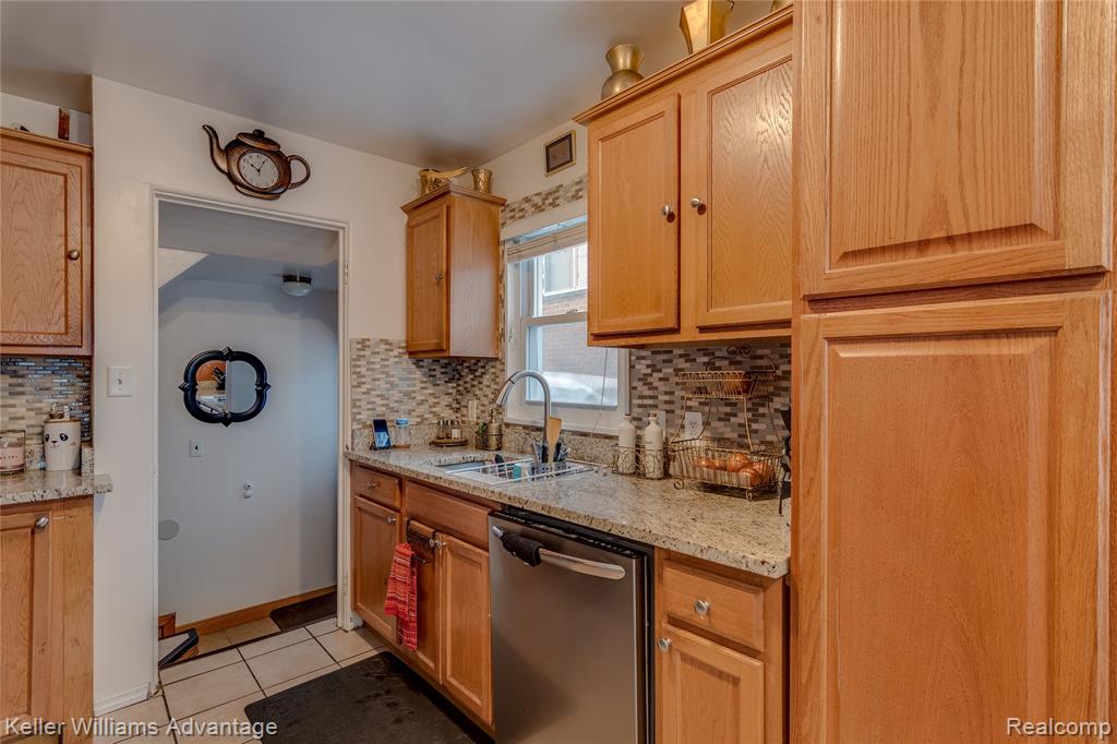 7308 Orchard Avenue, Dearborn, MI 48126 — Photo 15