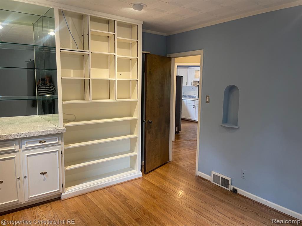 532 SAINT CLAIR Street, Grosse Pointe, MI 48230 — Photo 20