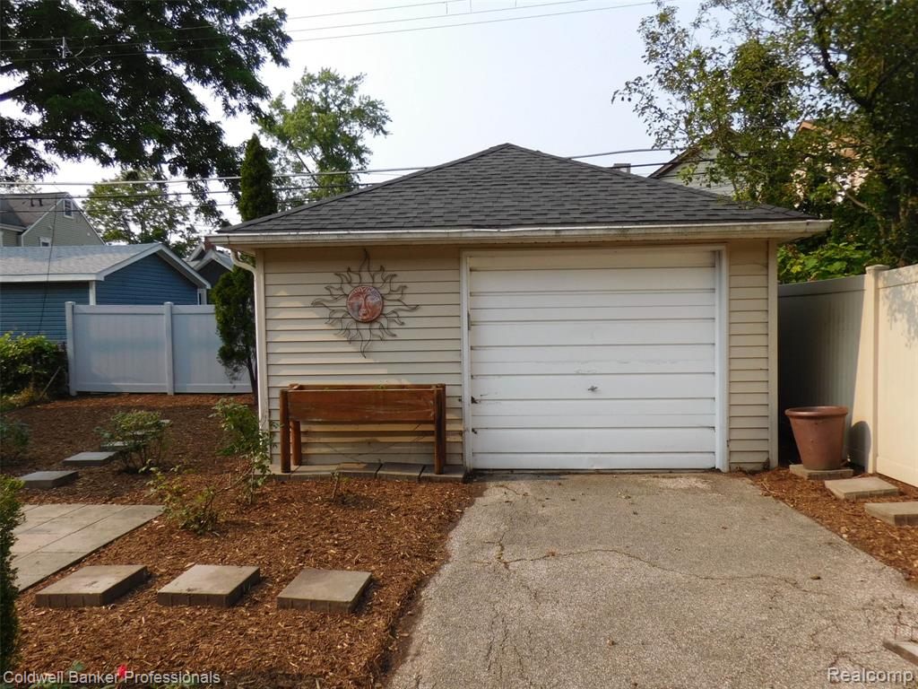 891 Humphrey, Birmingham, MI 48009 — Photo 2
