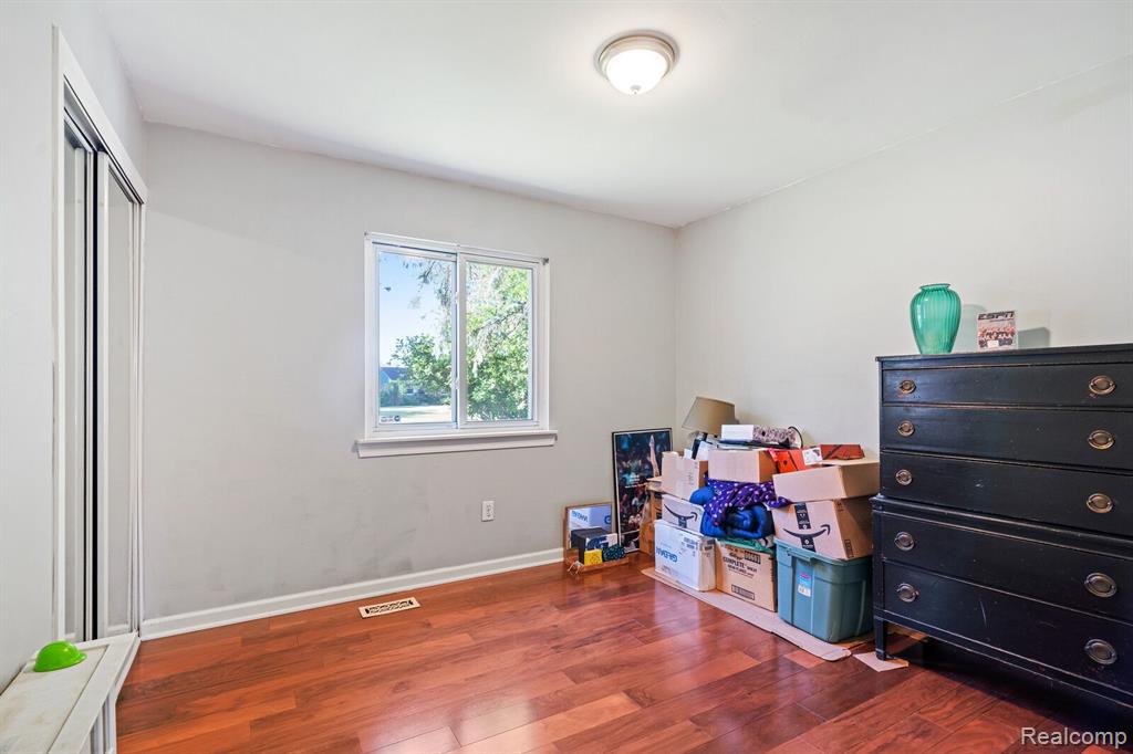 42204 MCBRIDE Avenue, Van Buren, MI 48111 — Photo 19