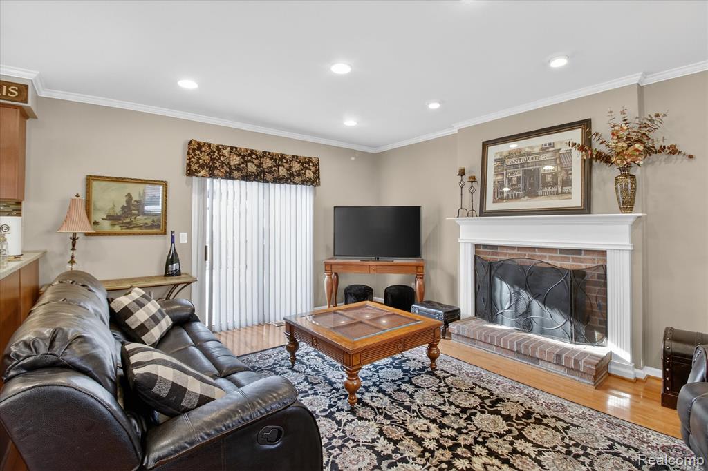 15715 Exeter Court, Fraser, MI 48026 — Photo 13